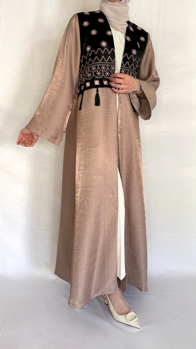 elegant details of the rose gold abaya