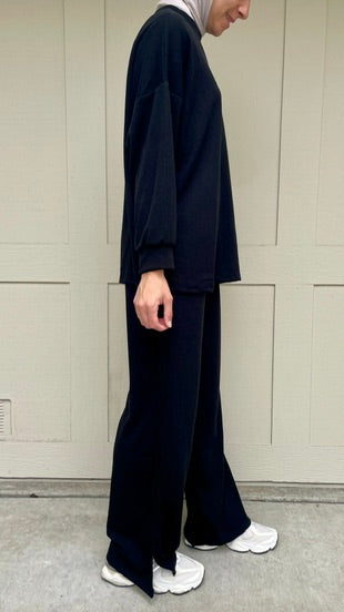 Two pieces set in black