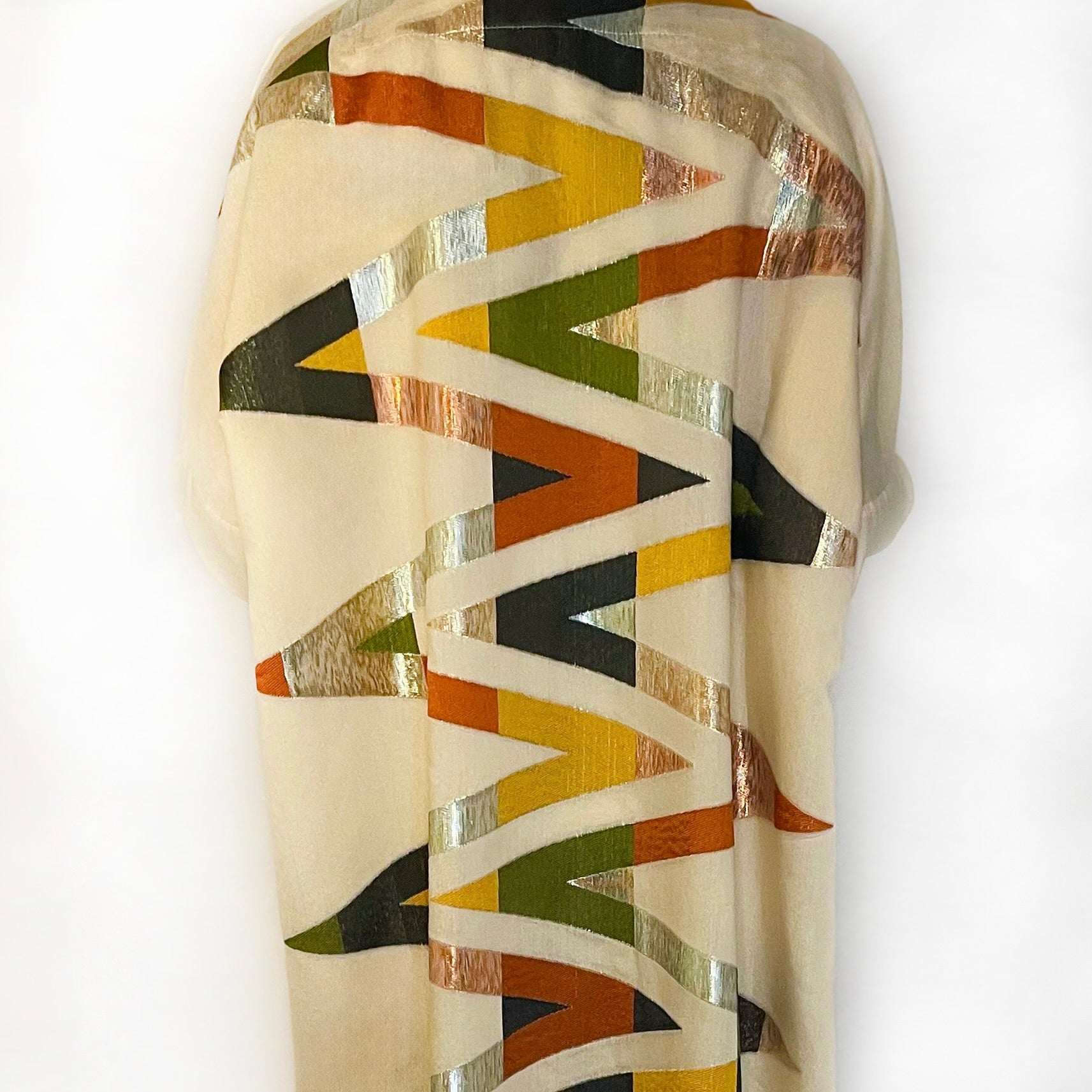 Colorful back design of the yellow kimono 