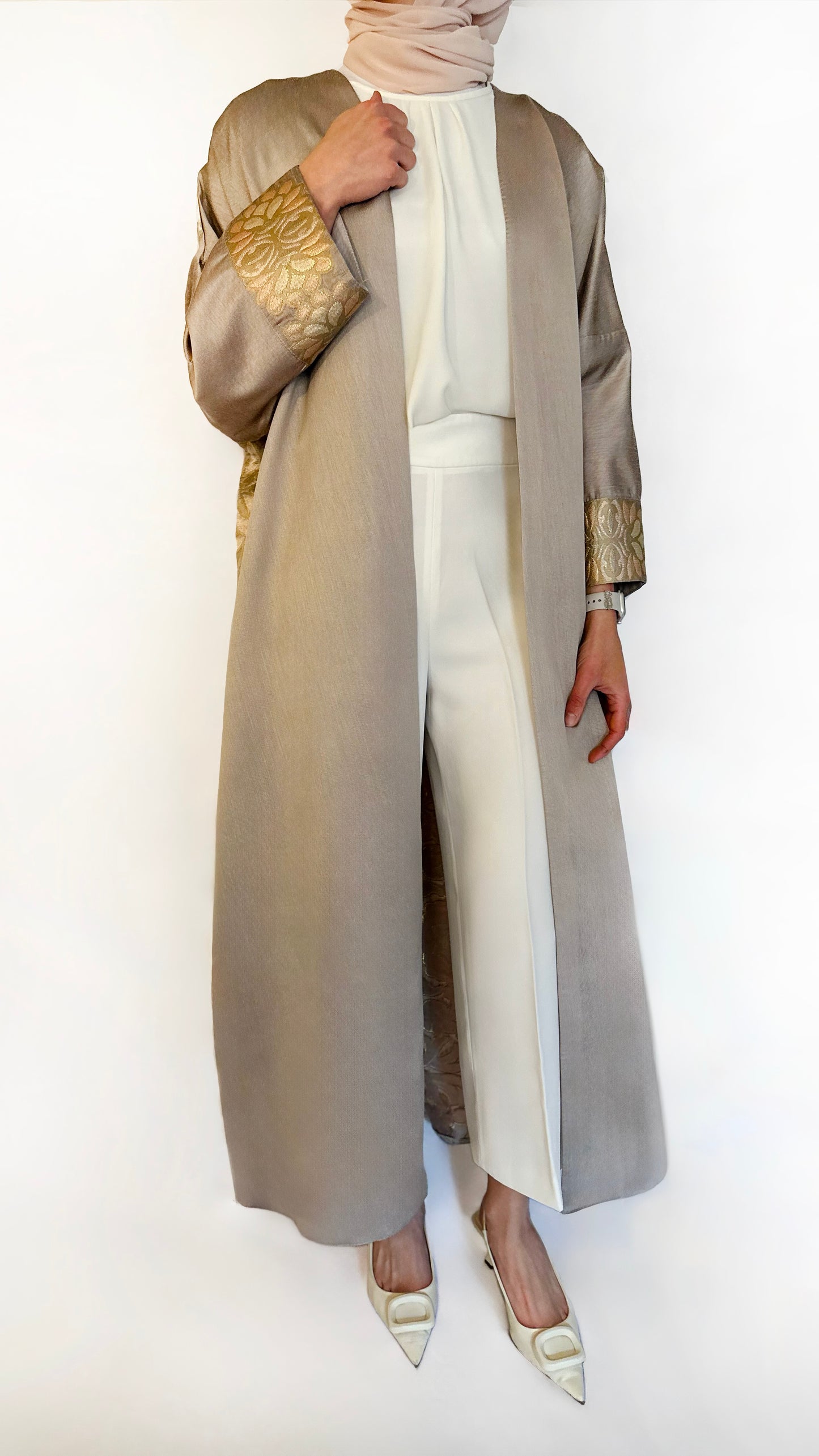 Elegant long kimono made of viscose material 